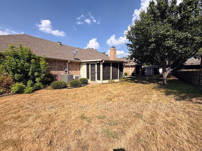 Building Photo - 1906 Country Brook Dr