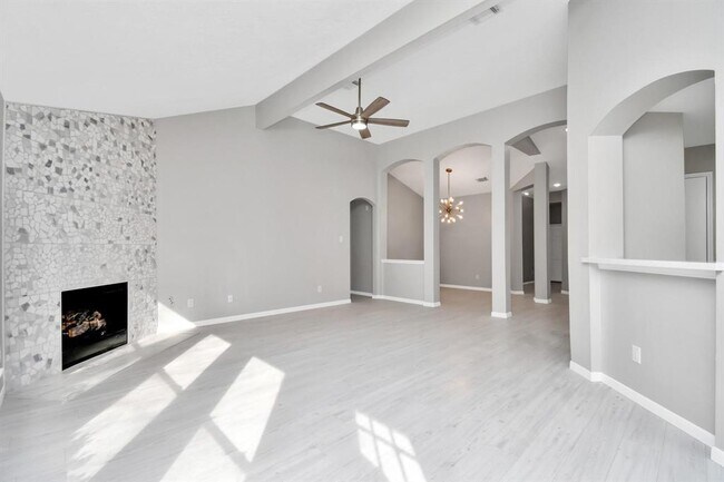 Building Photo - 4962 Sentry Woods Ln