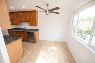 Building Photo - $500 off first month rent! 2BR/1.5BA Condo! 2 parking spaces