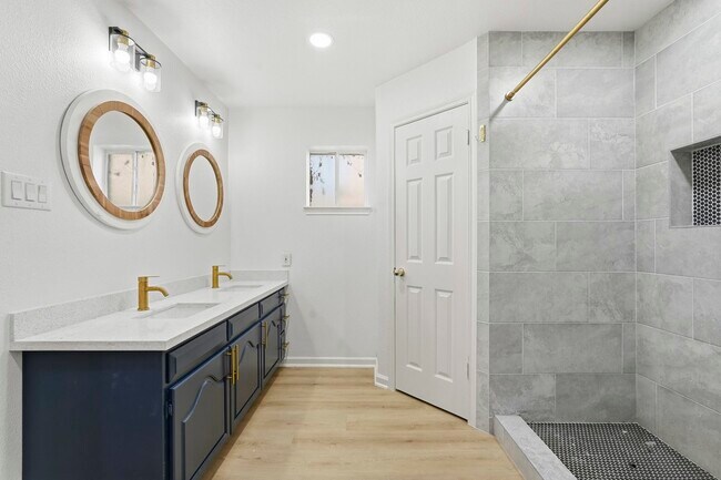 Building Photo - 11011 Almond Grove