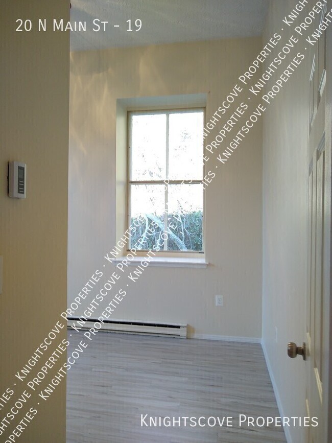 Building Photo - 20 N Main St