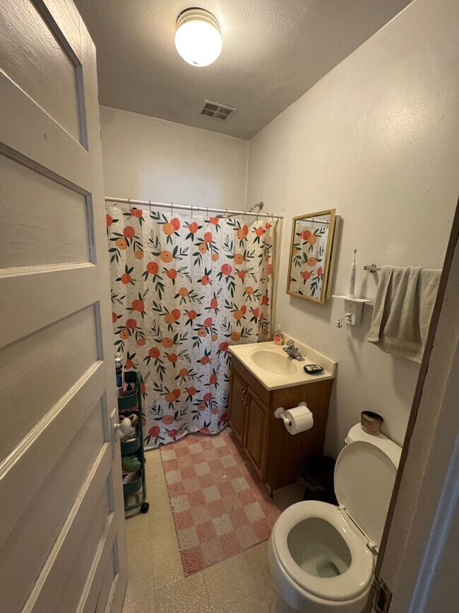 Building Photo - 2594 N Cramer St