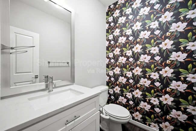 Building Photo - 605 Dumble St