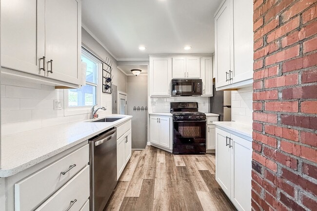 Building Photo - Remodeled 3-Bedrom Richland Alphabet Home ...