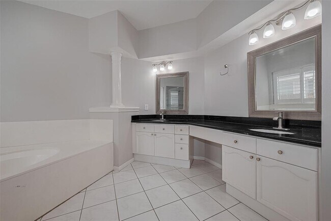 Building Photo - 6503 Taimer Ct