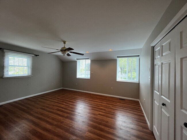Building Photo - 75 Plymouth Cir