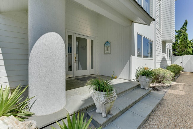 Building Photo - 502 S Atlantic Ave