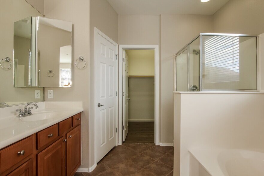 Building Photo - 12137 W Dove Wing Way