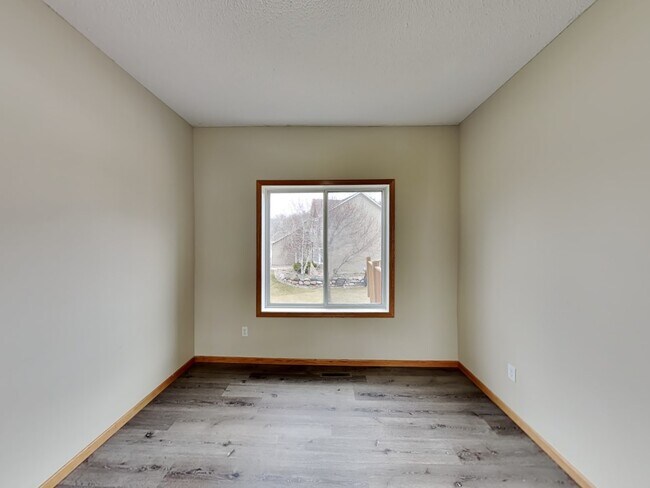 Building Photo - 1933 Mathias Rd