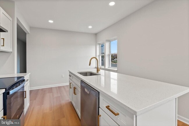 Building Photo - 730 New Pittsburg Ave