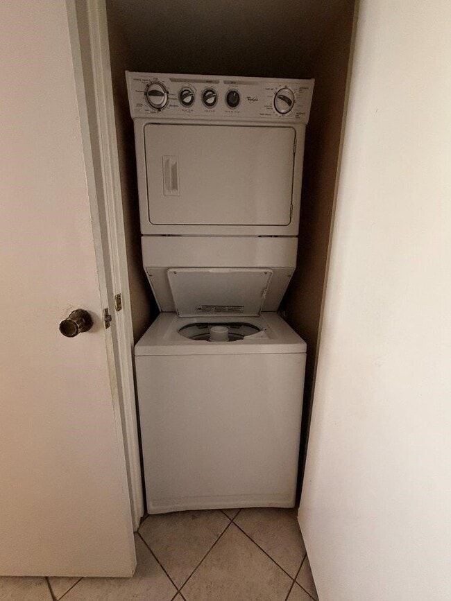 Building Photo - 7901 Cambridge St