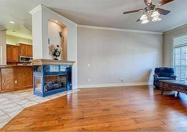 Building Photo - Gated Community! No Lawn Care!! Beautiful ...