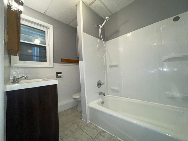 Building Photo - 159 Main St