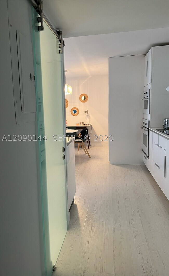 Building Photo - 345 Ocean 525