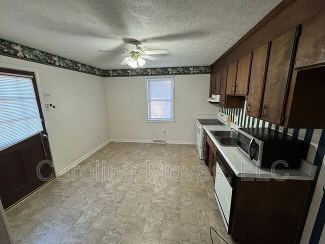 Building Photo - 115 Wardview Ave