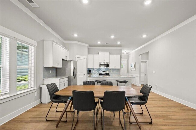 Building Photo - 2093 Firelight Wy