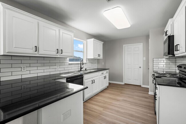 Building Photo - 29022 W Pecos River Ct