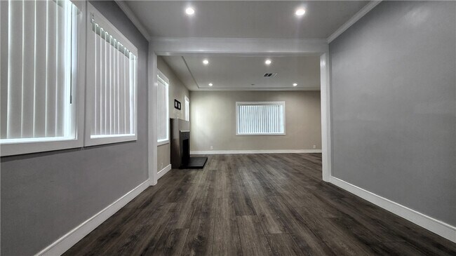 Building Photo - 2431 N Lamer St