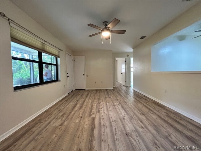 Building Photo - 7236 E Oak Isle Dr
