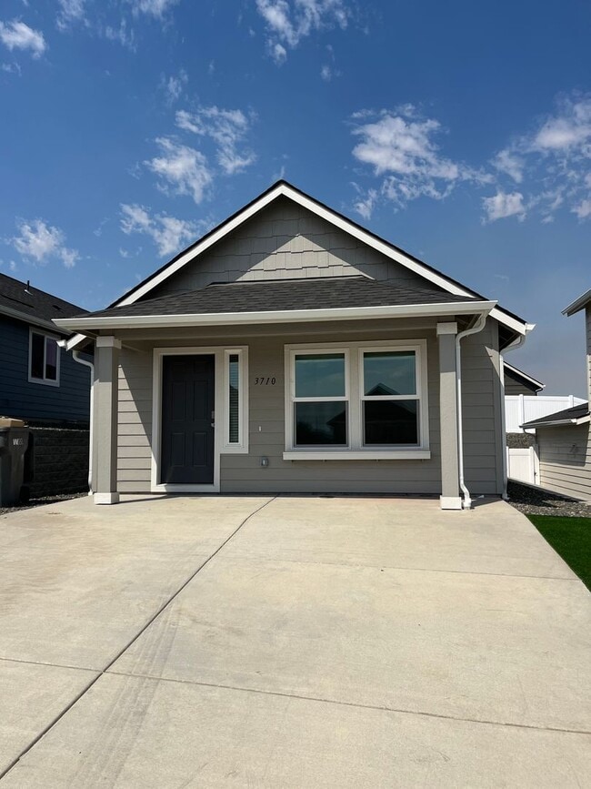 Building Photo - Brand New Single Level Home in New SunRidge Community