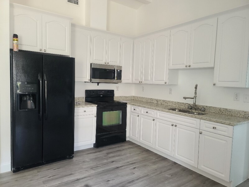 Building Photo - 1902 Holloman Rd