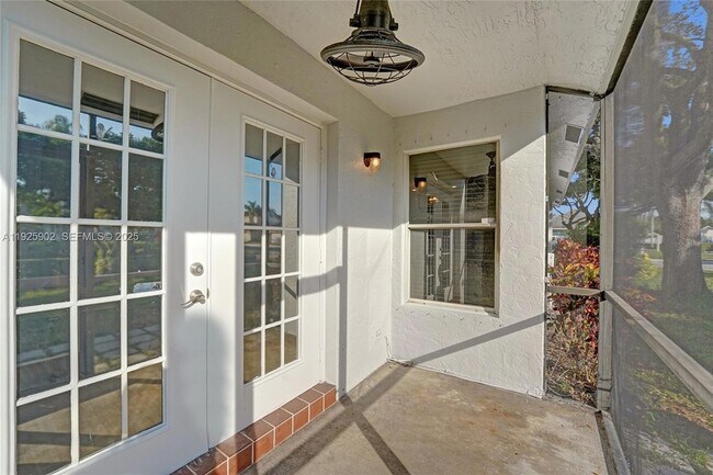 Building Photo - 9012 Lake Park Cir S