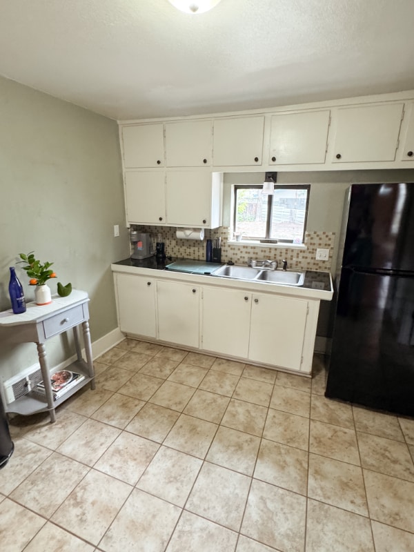 Building Photo - 1603 Elm Ave