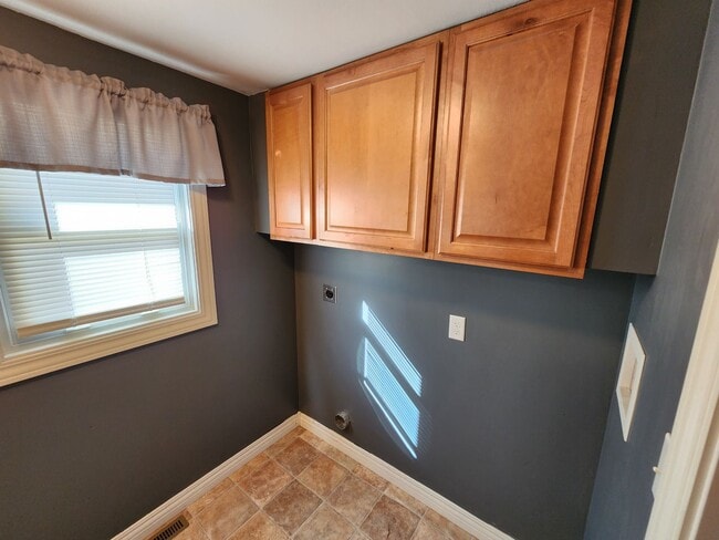 Building Photo - 318 W Feather Pl