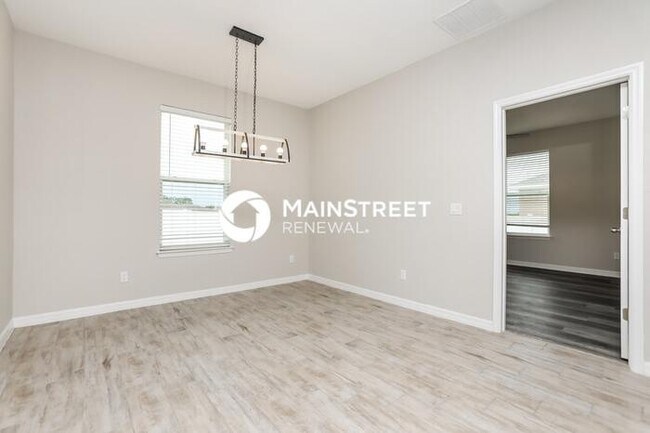 Building Photo - 3 Bedroom Pet-Friendly Home in GRAND ISLAND, FL with Main Street Renewal