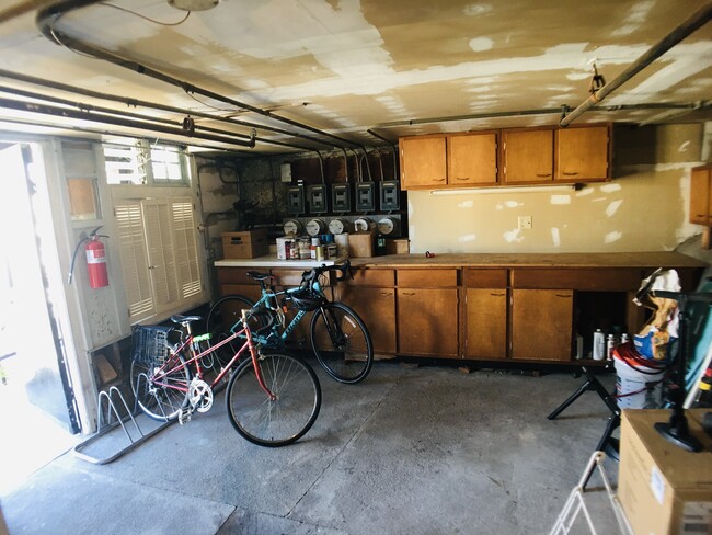 Utility room, bike rack - 181 Liberty St