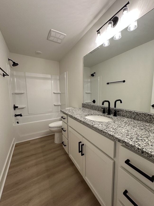 Building Photo - 347 Woods Rd