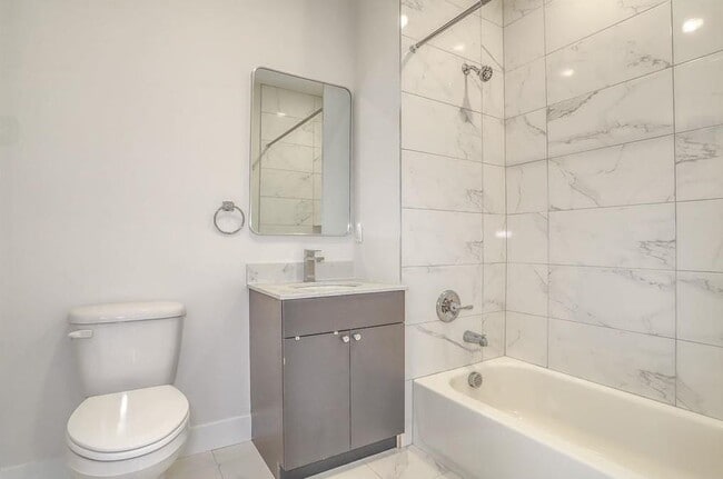 Building Photo - 140 Avenue B