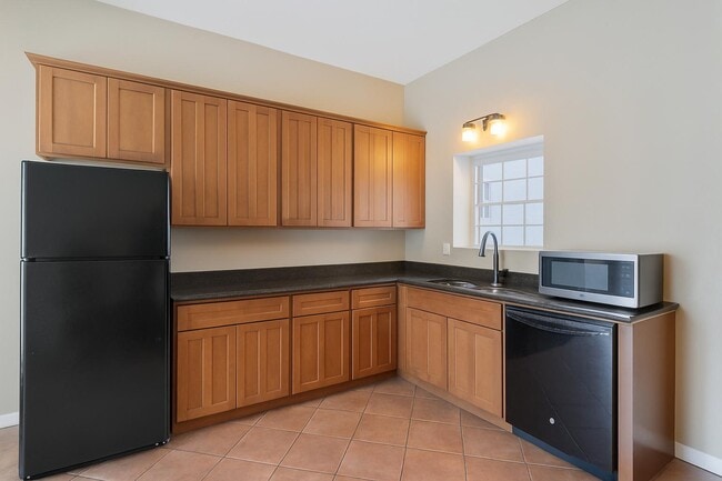Building Photo - 5113 Cedarvale Rd