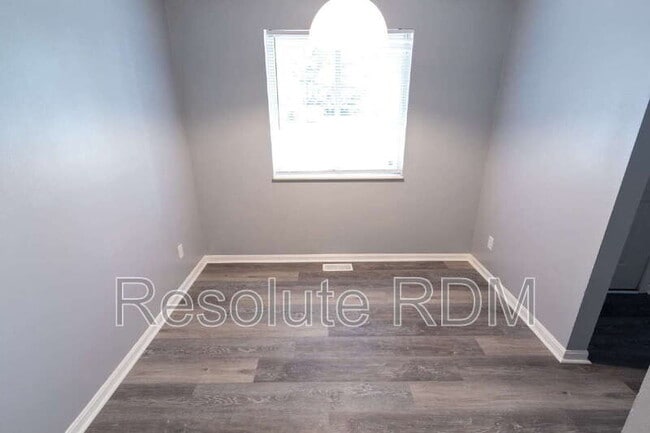 Building Photo - 3826 Ireland Dr