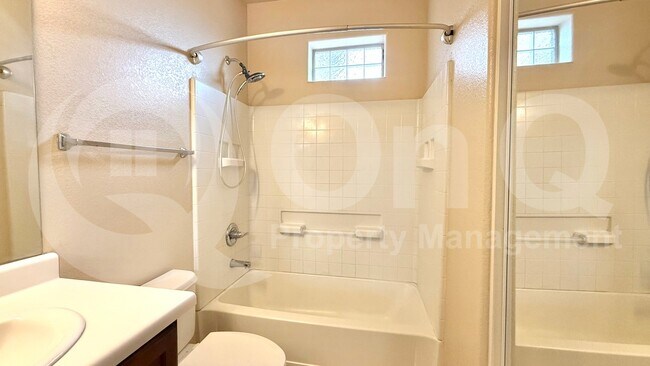 Building Photo - 900 S 94th St