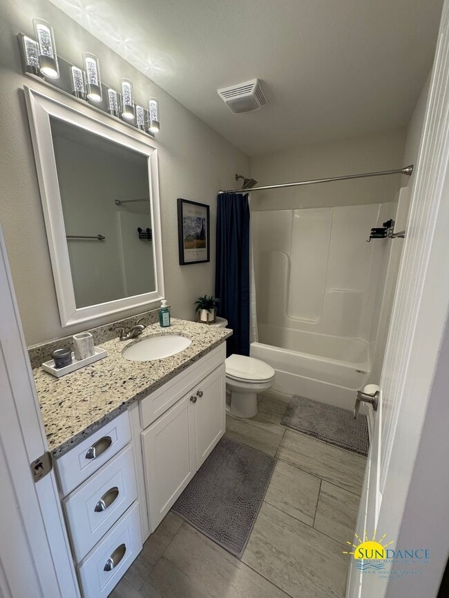 Building Photo - Beautiful 3BR/2.5BA Townhome inNiceville-Near Eglin AFB!