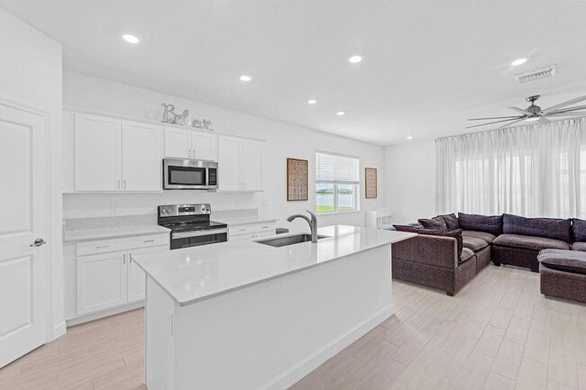 Building Photo - 7609 NW Archerfield Dr