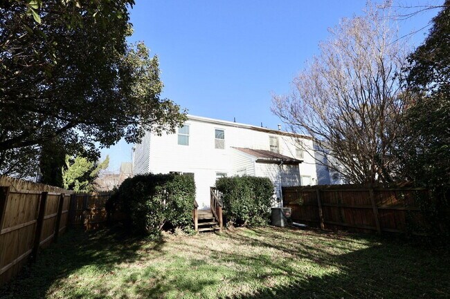 Building Photo - 1507 Lakeview Ave