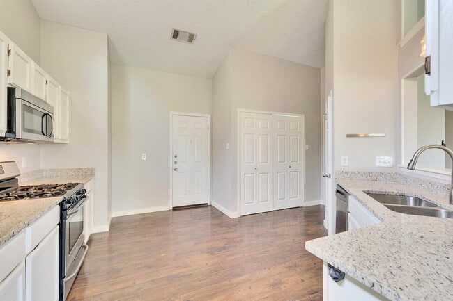 Building Photo - 2104 Agarita Trail