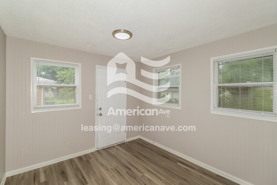 Building Photo - 521 Dale Ave