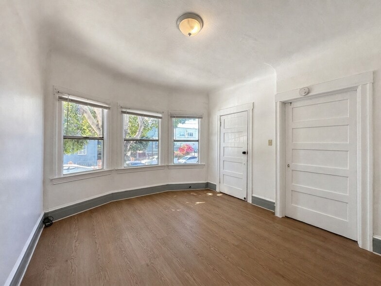 Building Photo - 1630 8th Ave