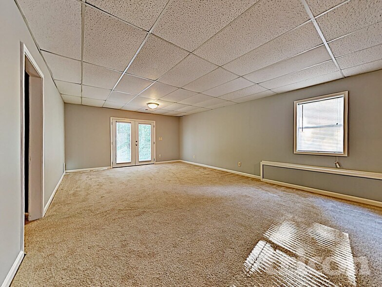 Building Photo - 4580 Woodcroft Cove