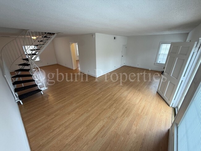 Building Photo - Cherokee Ln-4BR/1.5BA-Ardmore HOME!!!