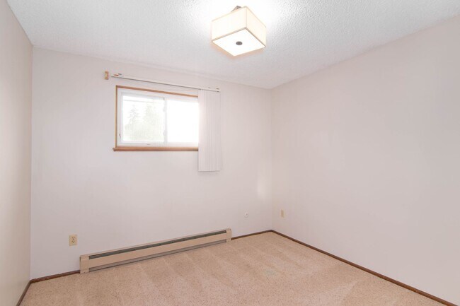 Building Photo - 3 Bed, 2 bath property centrally located in Spokane Valley