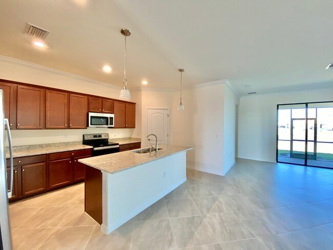 Building Photo - 14561 Monrovia Ln