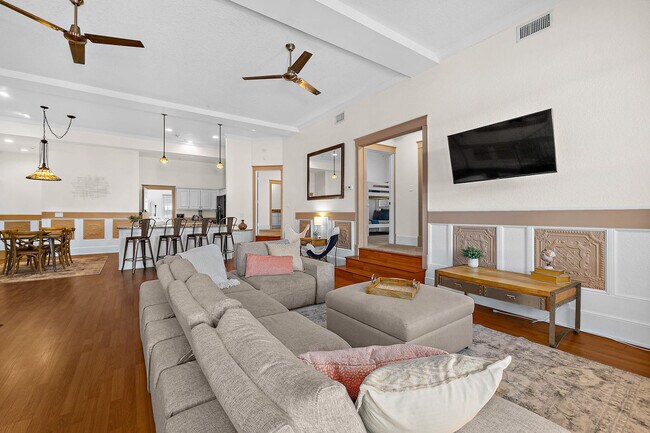 Building Photo - 92 Washington St