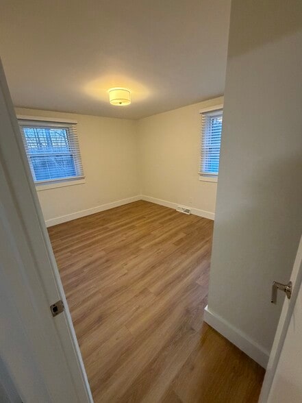 Building Photo - 157 Marine Dr