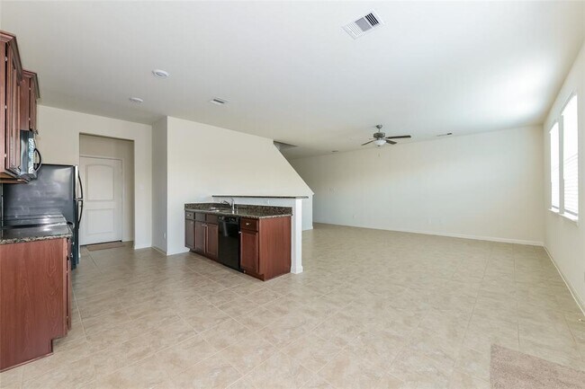 Building Photo - 27053 Leonardo Dr