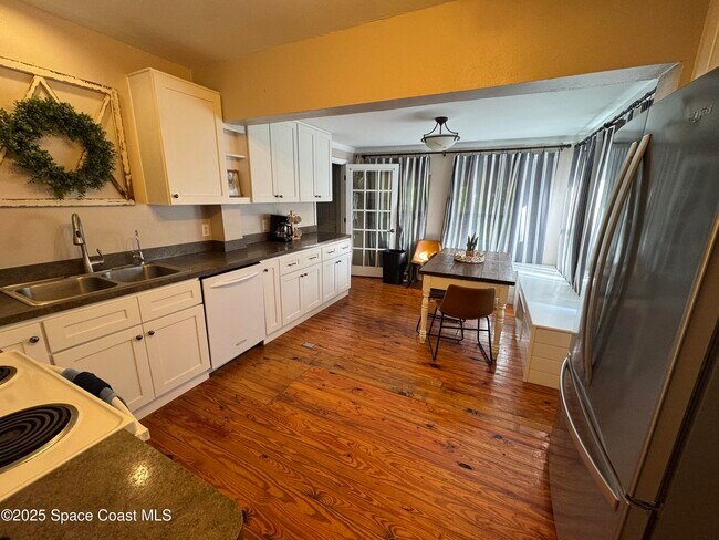 Building Photo - 14 Hardee Cir S