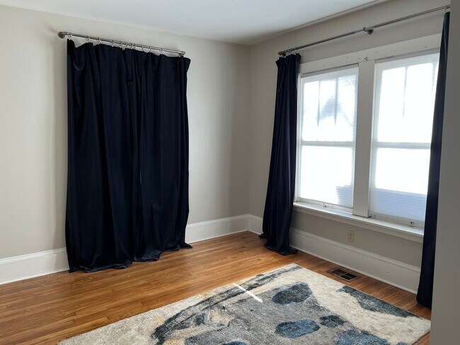 Master Bedroom - 1020 Byron Dr SW